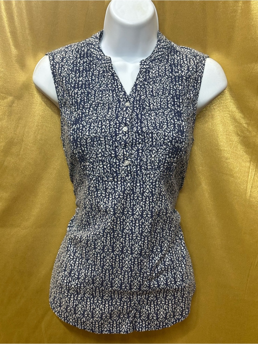 Bit & Bridle Blue & White Cotton Sleeveless Blouse -‎ Size Small